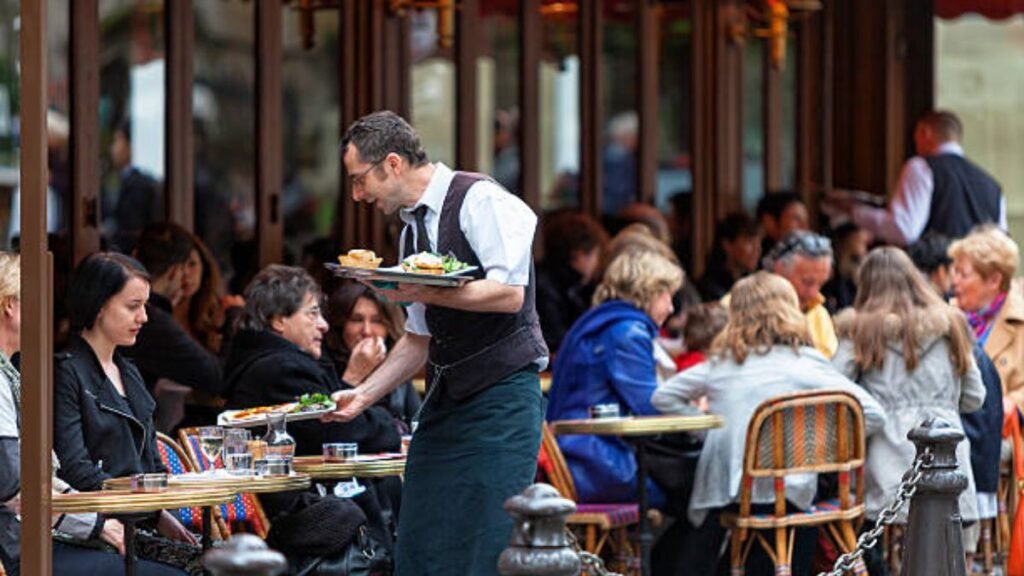 Restaurant Waiter Jobs in France