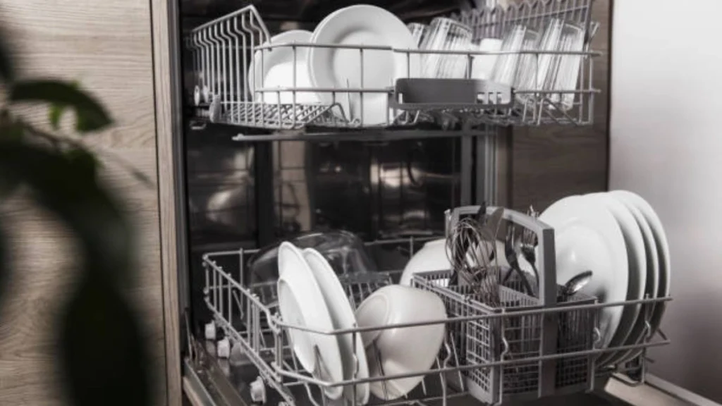 Hotel Dishwasher Job in Thailand